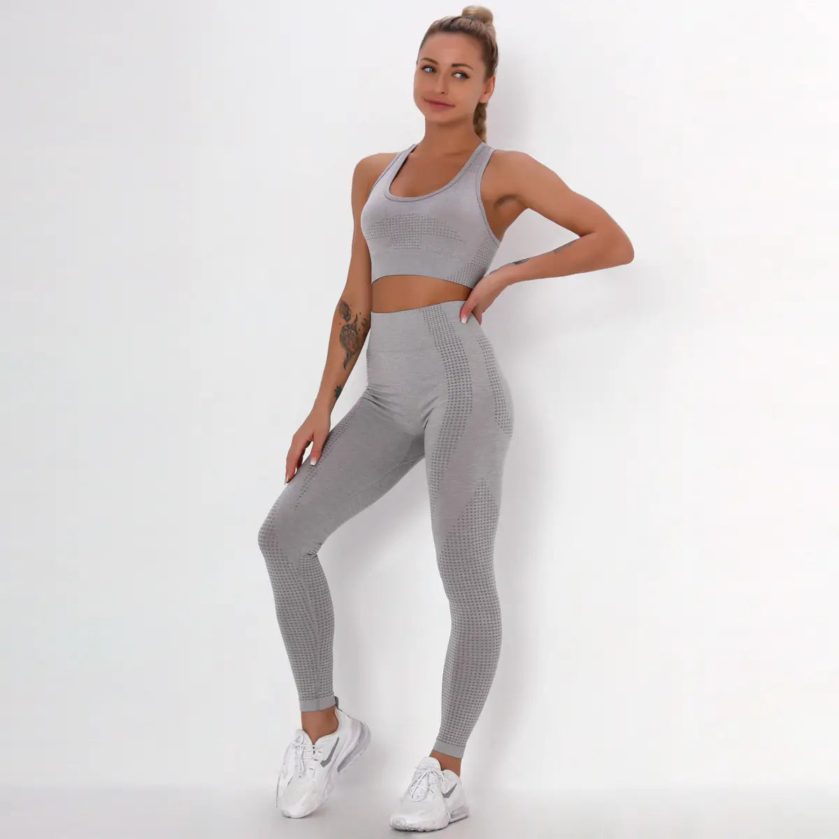 Light grey / S